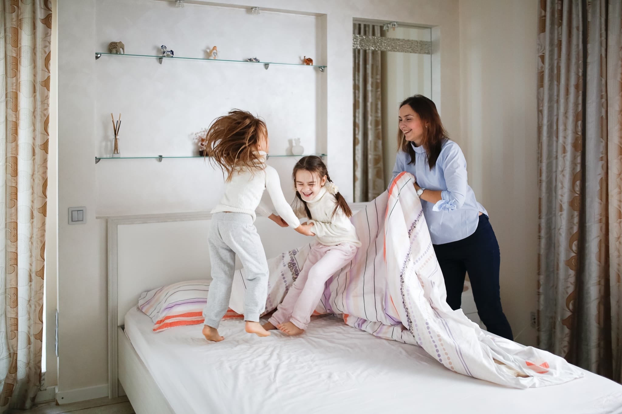 Как научить ребенка заправлять кровать
